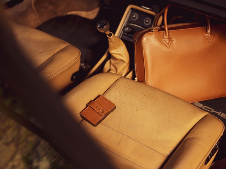 Кожаный держатель для карт VSCT цвет коньячный